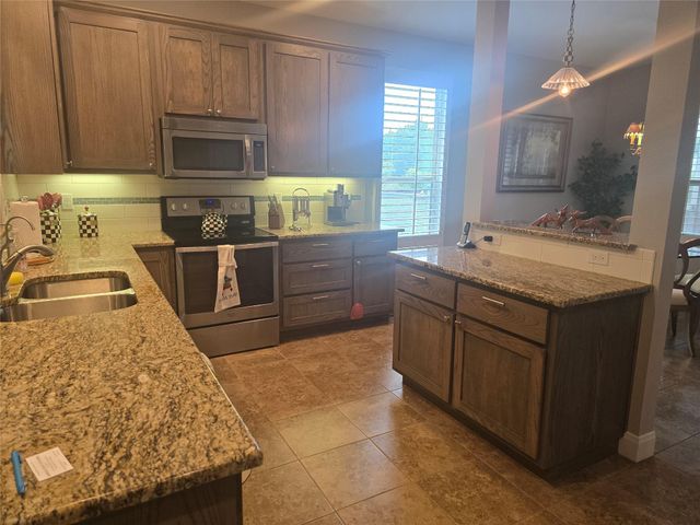 140 Manawianui DR, Bastrop, TX 78602