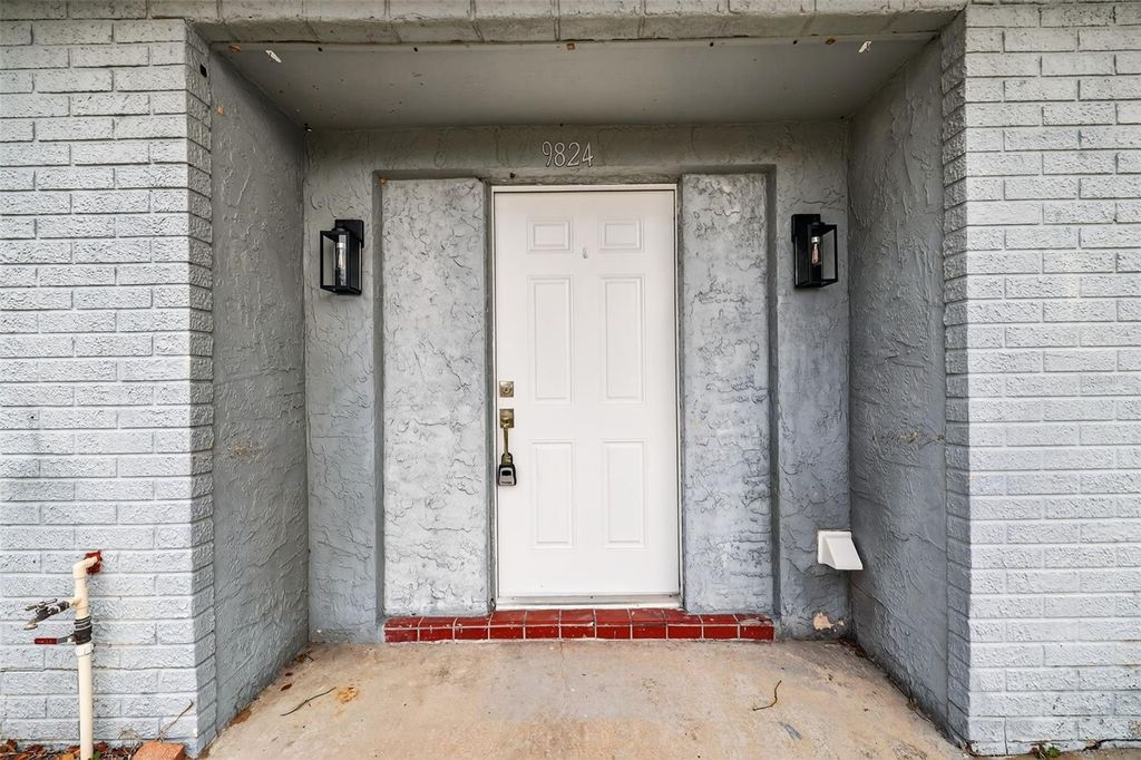 Image 2 of property listing at 9824 POCONO STREET, Port Richey, FL 34668