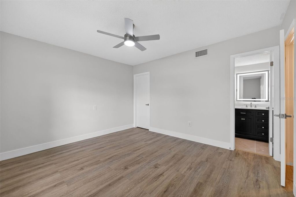 Image 11 of property listing at 9824 POCONO STREET, Port Richey, FL 34668