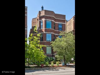 2315 W ROSCOE Street 1, Chicago, IL 60618