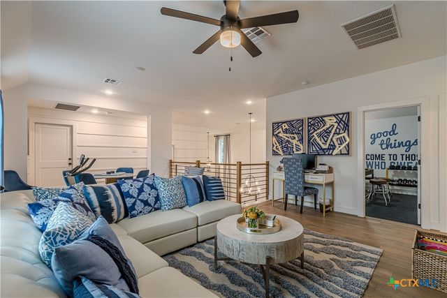 905 Easy Gruene, New Braunfels, TX 78130