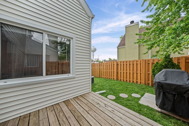7637 Crescent Way, Hanover Park, IL 60133