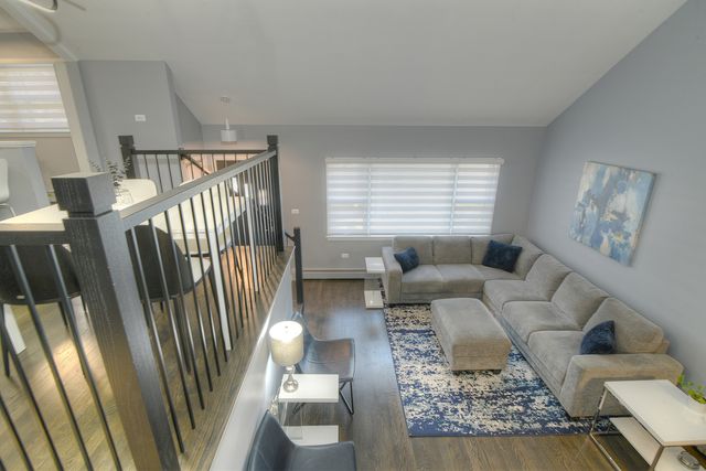 284 E Jefferson Street, Bensenville, IL 60106