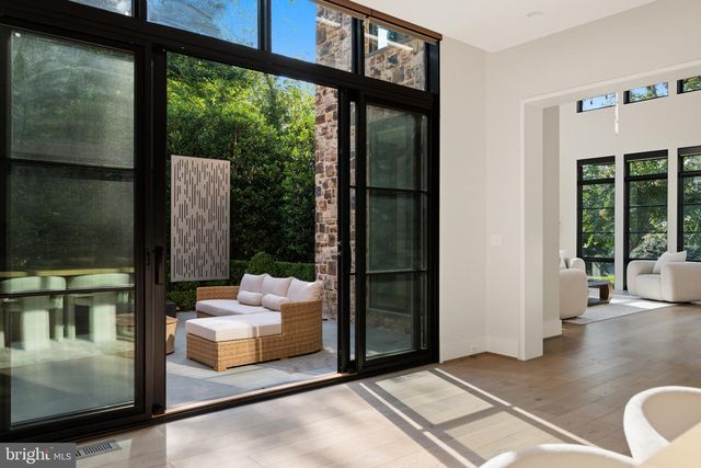 1137 BASIL RD, Mclean, VA 22101