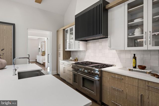 1137 BASIL RD, Mclean, VA 22101