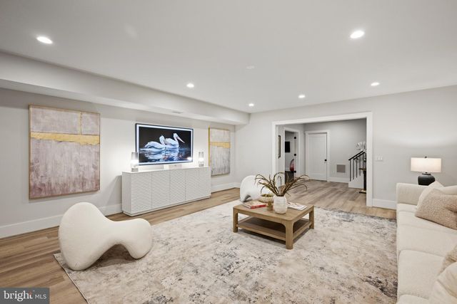 1137 BASIL RD, Mclean, VA 22101