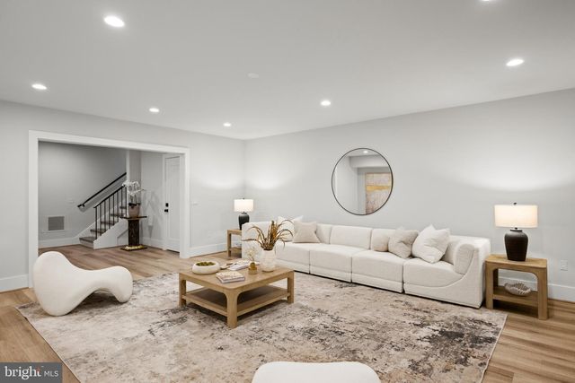1137 BASIL RD, Mclean, VA 22101