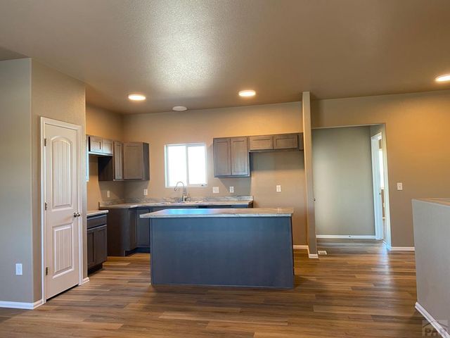 3526 Wapiti Ln, Pueblo, CO 81005