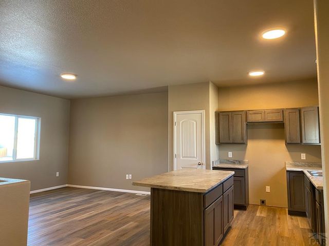 3526 Wapiti Ln, Pueblo, CO 81005