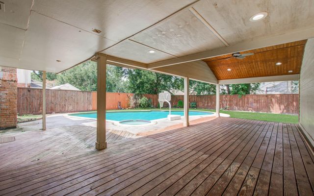8214 Roebourne Lane, Houston, TX 77070