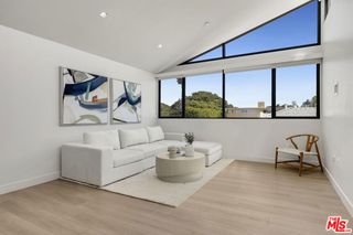 153 San Vicente Boulevard 4H, Santa Monica, CA 90402