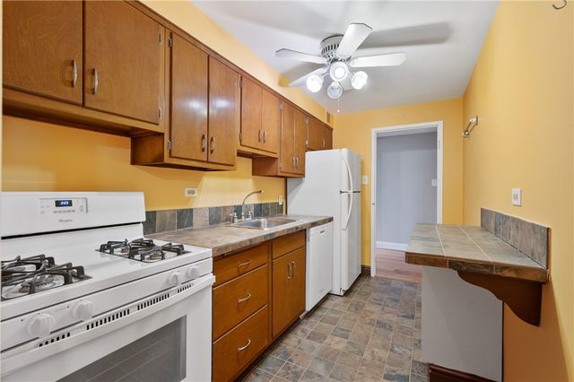 4625 Fifth AVe. 607, Oakland, PA 15213