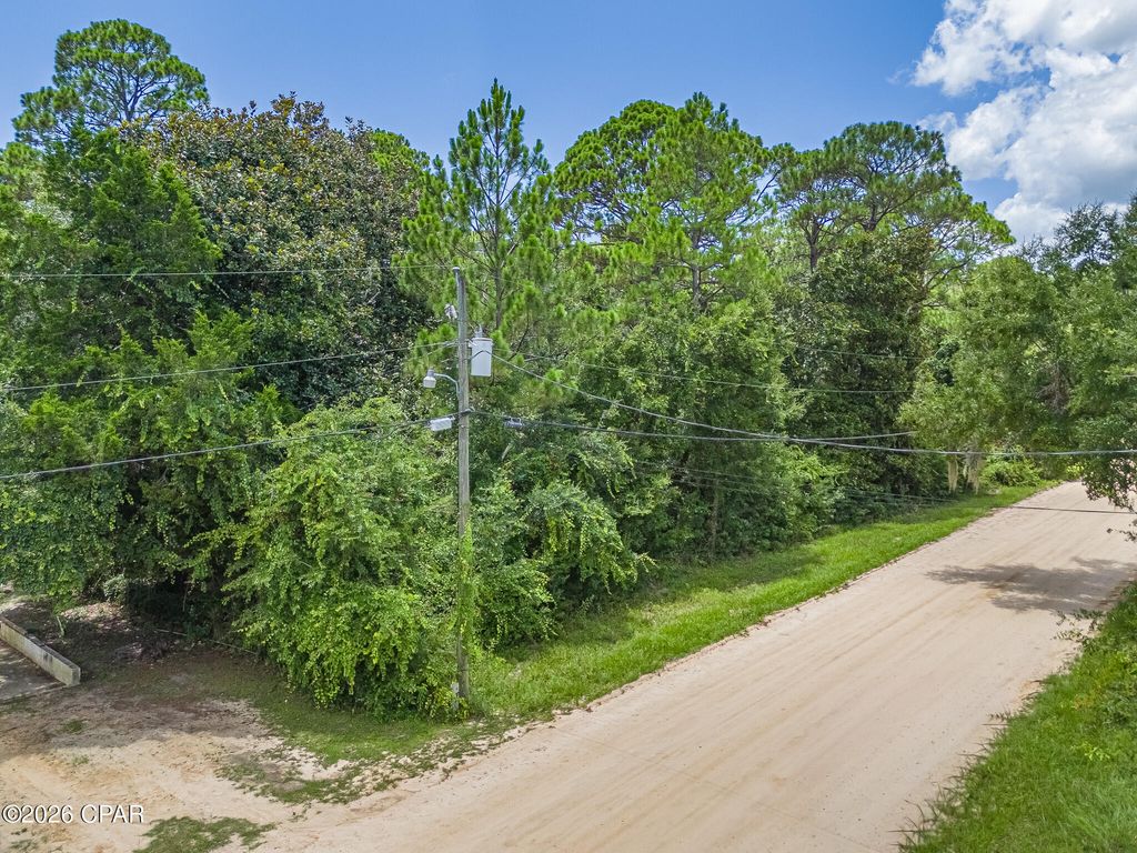 Image 11 of property listing at 8206 Random Road, Panama City Beach, FL 32413