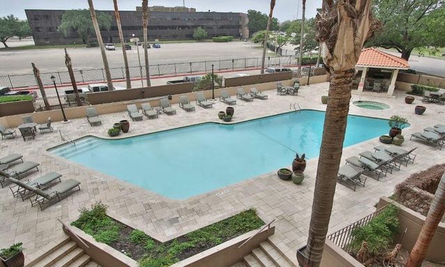 3525 Sage Road 318, Houston, TX 77056