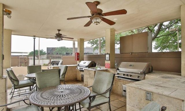 3525 Sage Road 318, Houston, TX 77056