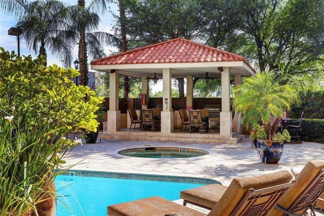 3525 Sage Road 318, Houston, TX 77056