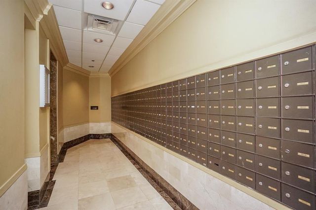 3525 Sage Road 318, Houston, TX 77056