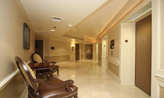 3525 Sage Road 318, Houston, TX 77056