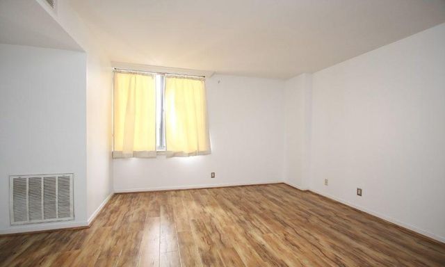 3525 Sage Road 318, Houston, TX 77056