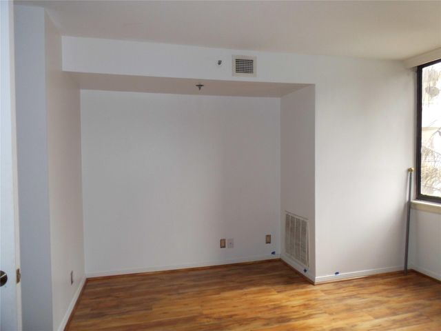 3525 Sage Road 318, Houston, TX 77056