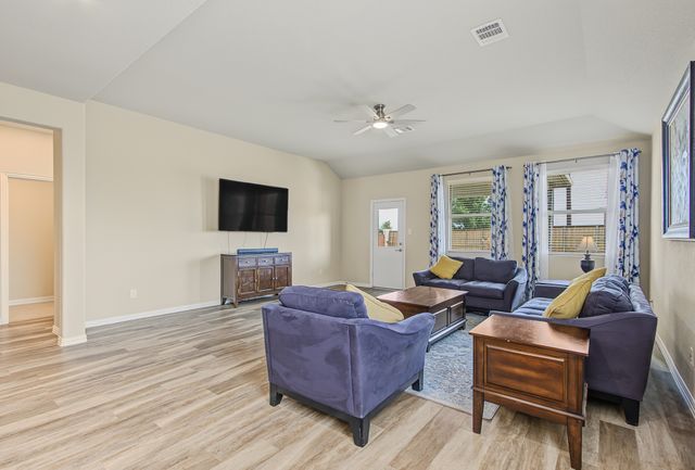 3020 Prairie Trail Avenue, Aubrey, TX 76227