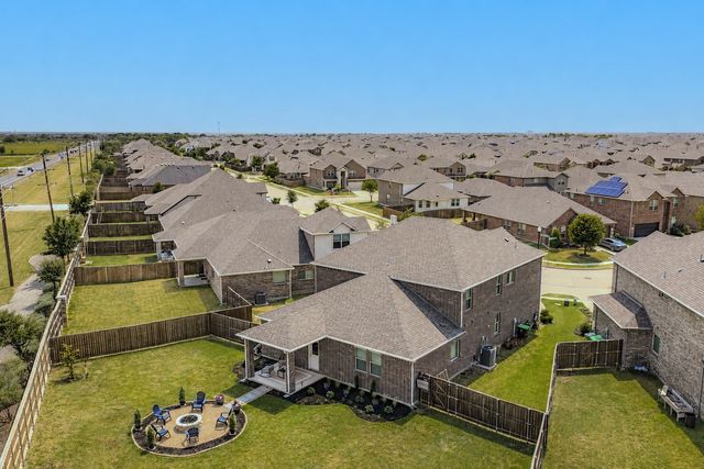 3020 Prairie Trail Avenue, Aubrey, TX 76227