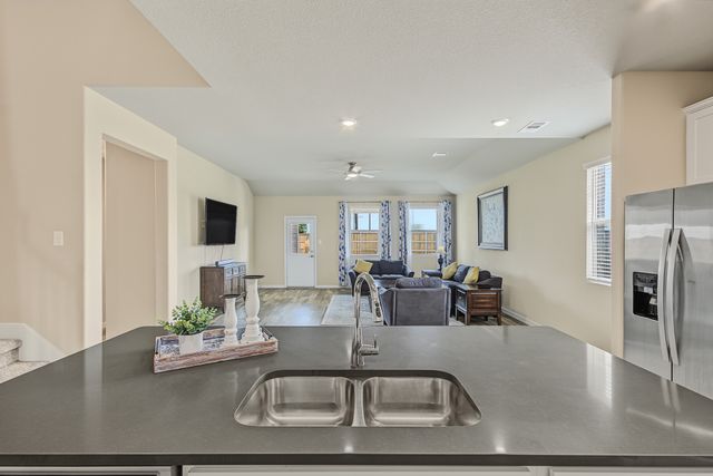 3020 Prairie Trail Avenue, Aubrey, TX 76227