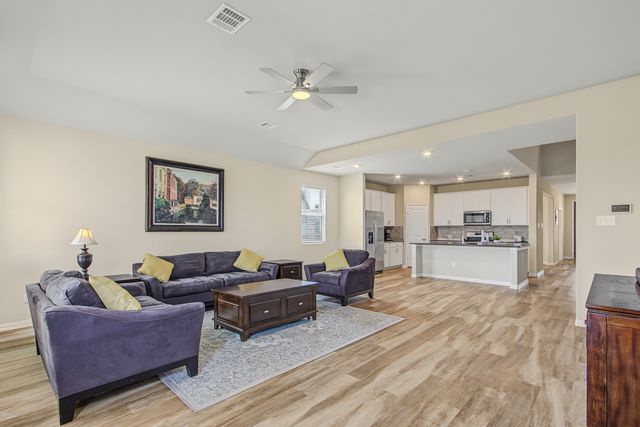 3020 Prairie Trail Avenue, Aubrey, TX 76227