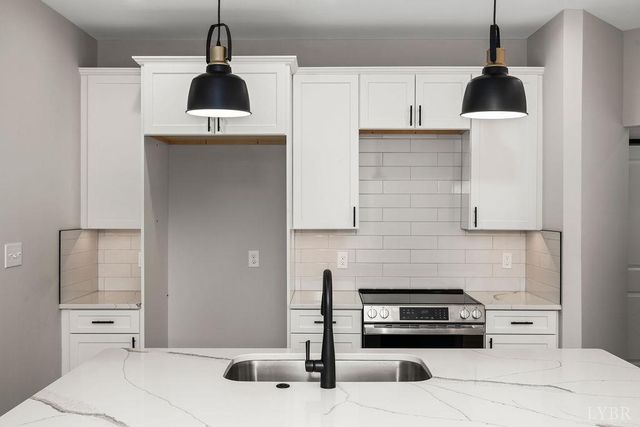 2212 Cambridge Place, Lynchburg, VA 24503