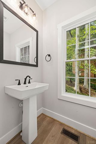 2212 Cambridge Place, Lynchburg, VA 24503