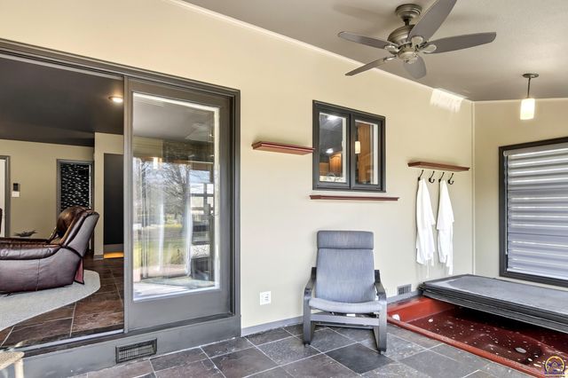 7601 SW Oxfordshire RD, Topeka, KS 66614