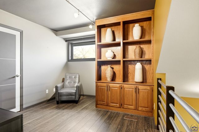 7601 SW Oxfordshire RD, Topeka, KS 66614