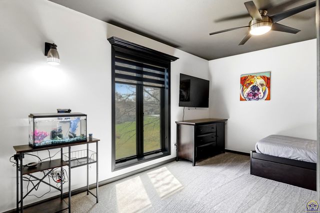 7601 SW Oxfordshire RD, Topeka, KS 66614