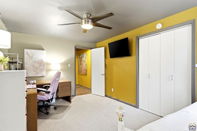 7601 SW Oxfordshire RD, Topeka, KS 66614