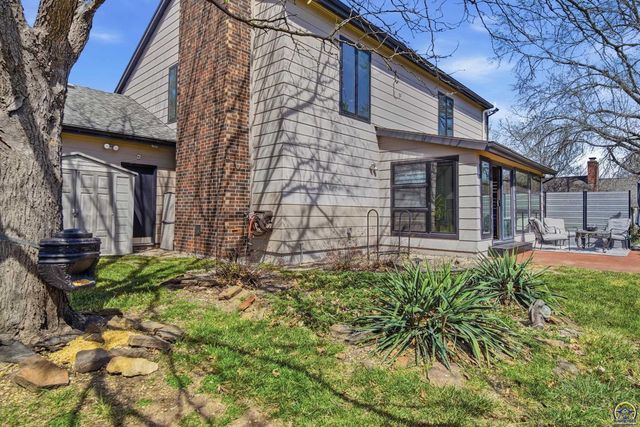 7601 SW Oxfordshire RD, Topeka, KS 66614