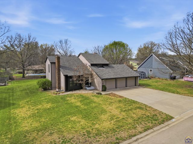 7601 SW Oxfordshire RD, Topeka, KS 66614