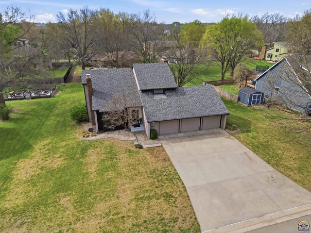 7601 SW Oxfordshire RD, Topeka, KS 66614