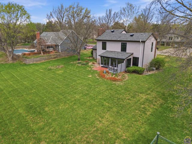 7601 SW Oxfordshire RD, Topeka, KS 66614