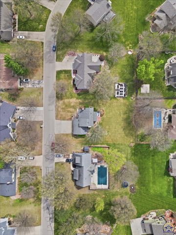 7601 SW Oxfordshire RD, Topeka, KS 66614