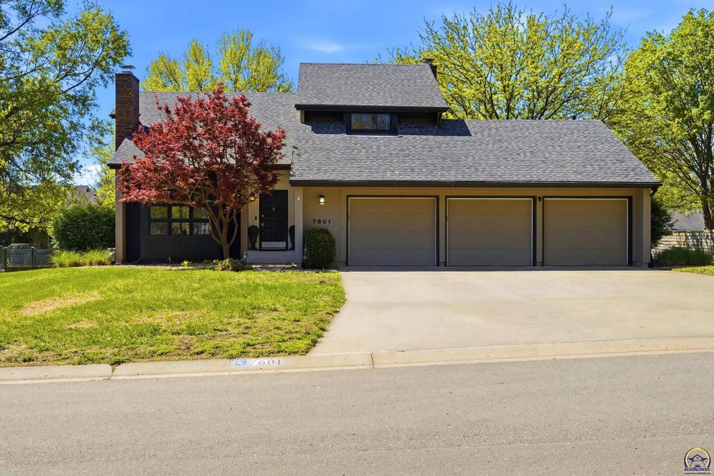 7601 SW Oxfordshire RD, Topeka, KS 66614