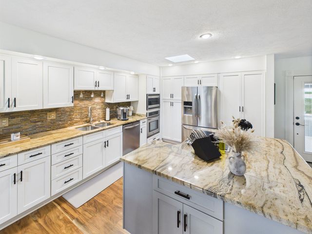 826 Yates Crossing, Milton, WV 25541