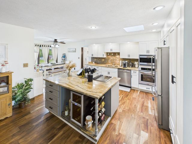 826 Yates Crossing, Milton, WV 25541