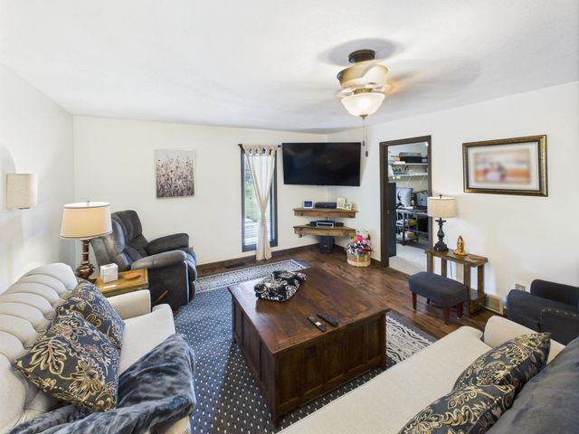 826 Yates Crossing, Milton, WV 25541