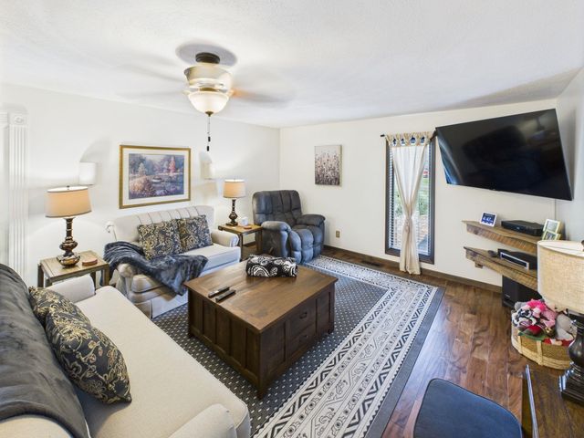 826 Yates Crossing, Milton, WV 25541