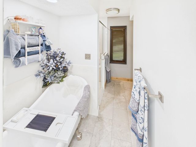 826 Yates Crossing, Milton, WV 25541