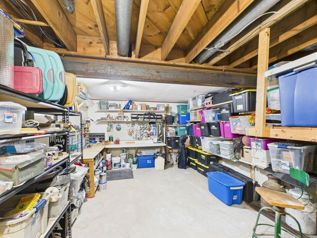 826 Yates Crossing, Milton, WV 25541