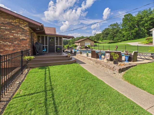 826 Yates Crossing, Milton, WV 25541