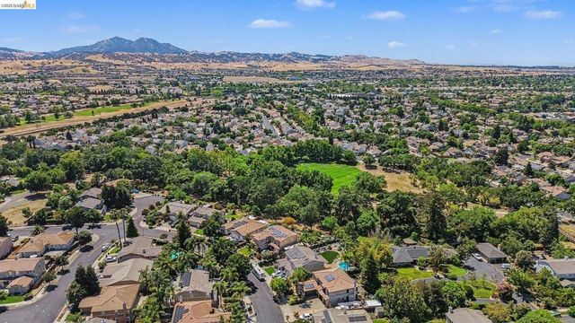 325 San Marino Ln, Brentwood, CA 94513