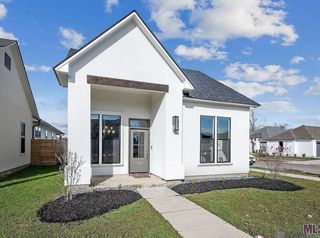 10238 Grayton Dr, Central, LA 70818