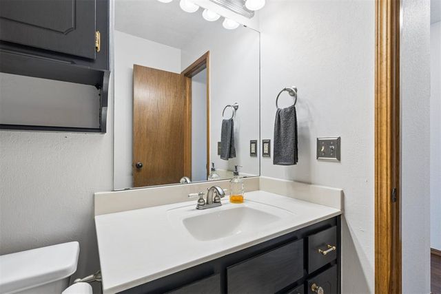 503 Moffat Road NE, Piedmont, OK 73078